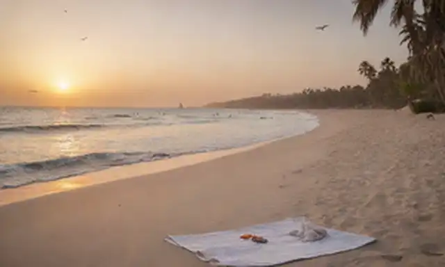 Una escena de playa serena con olas tranquilas a la orilla