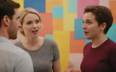 2-3 personas involucradas en una conversación animada